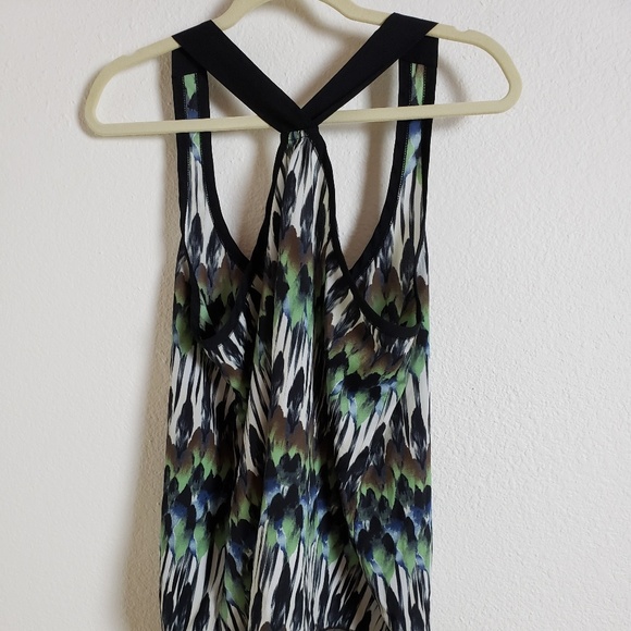 Express Razorback Top - Picture 2 of 3